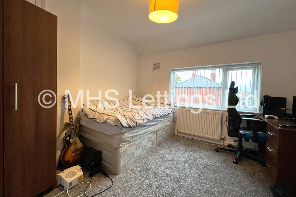 Photo of 3 Bedroom Semi-Detached House in 27 Mayville Road, Leeds, LS6 1NF