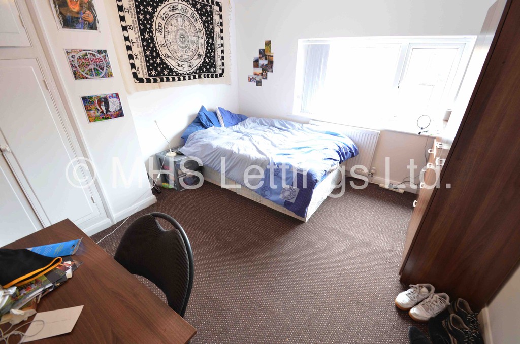 Photo of 3 Bedroom Semi-Detached House in 27 Mayville Road, Leeds, LS6 1NF