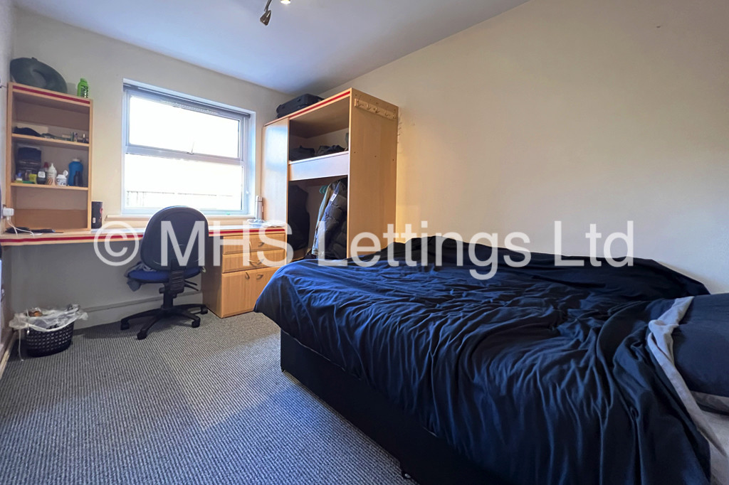 Photo of 3 Bedroom Apartment in Flat 9, Welton Road, Leeds, LS6 1EE