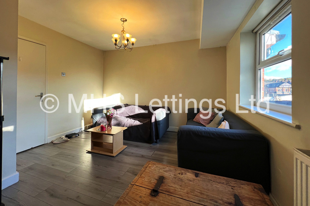Photo of 3 Bedroom Apartment in Flat 11, Welton Road, Leeds, LS6 1EE