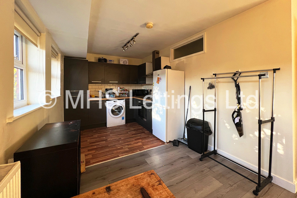 Photo of 3 Bedroom Apartment in Flat 11, Welton Road, Leeds, LS6 1EE