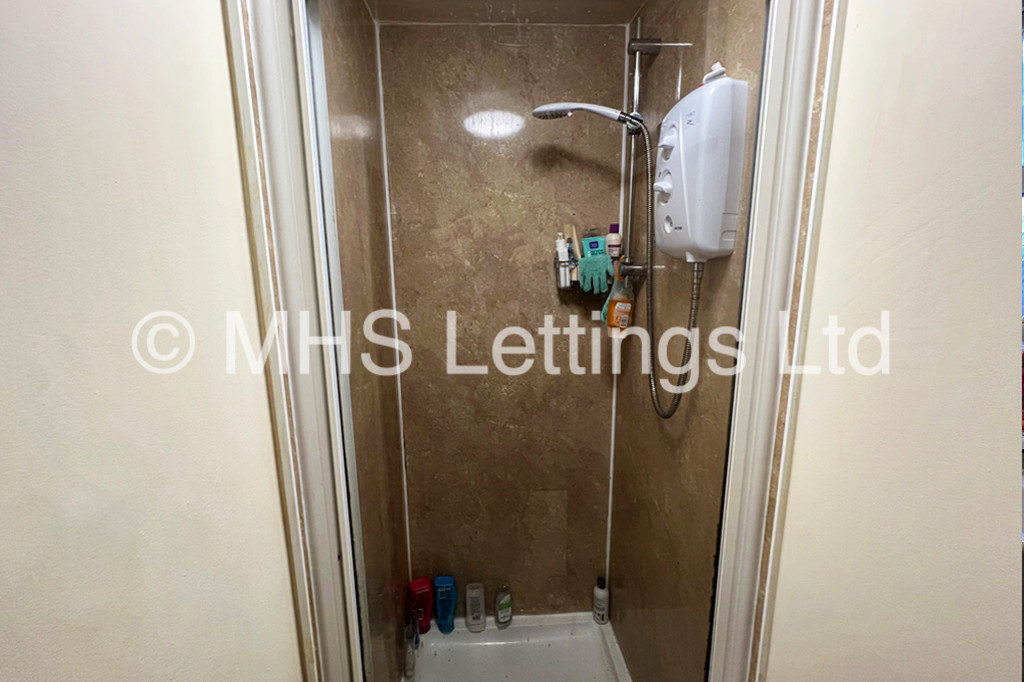 Photo of 3 Bedroom Apartment in Flat 11, Welton Road, Leeds, LS6 1EE