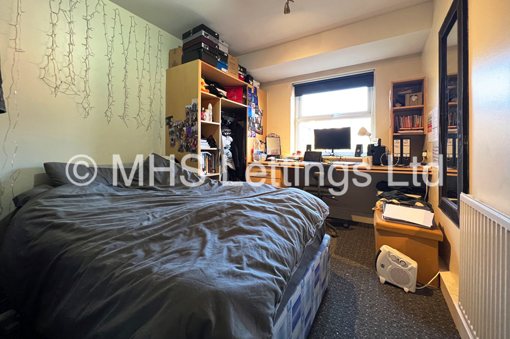 Photo of 3 Bedroom Apartment in Flat 11, Welton Road, Leeds, LS6 1EE