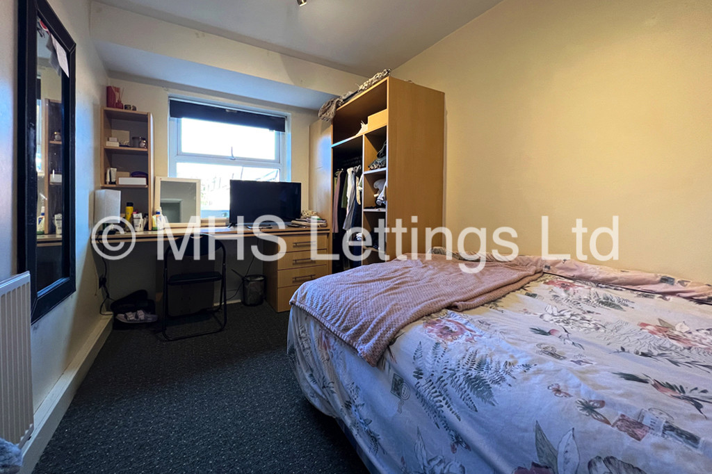 Photo of 3 Bedroom Apartment in Flat 11, Welton Road, Leeds, LS6 1EE