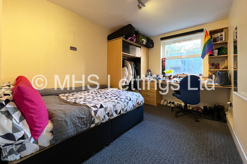 Photo of 3 Bedroom Apartment in Flat 7, Welton Road, Leeds, LS6 1EE