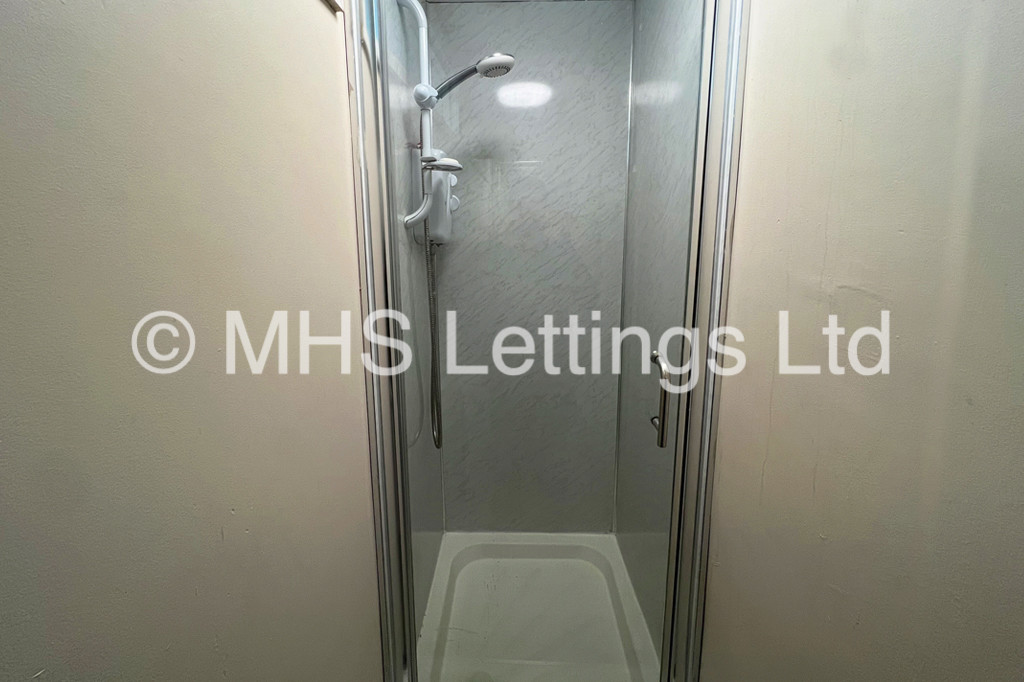 Photo of 3 Bedroom Apartment in Flat 12, Welton Road, Leeds, LS6 1EE