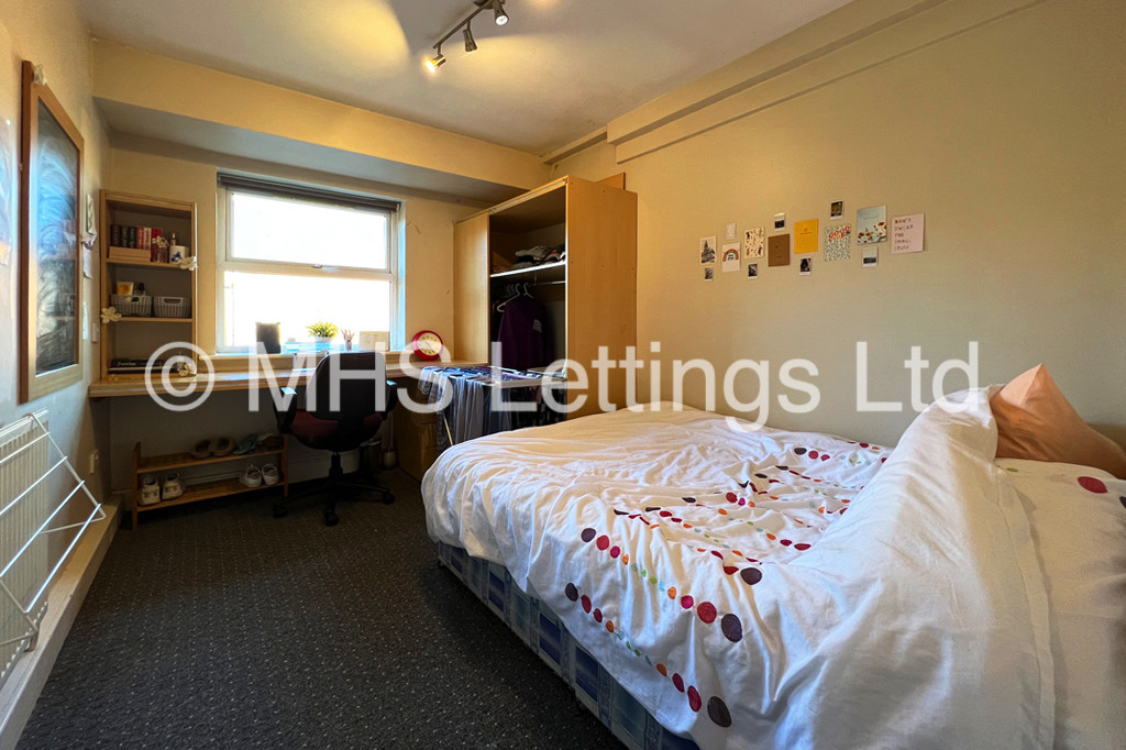 Photo of 3 Bedroom Apartment in Flat 12, Welton Road, Leeds, LS6 1EE