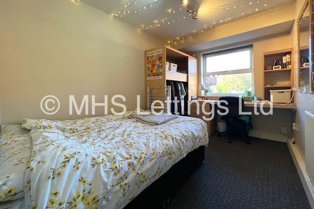 Photo of 3 Bedroom Apartment in Flat 12, Welton Road, Leeds, LS6 1EE