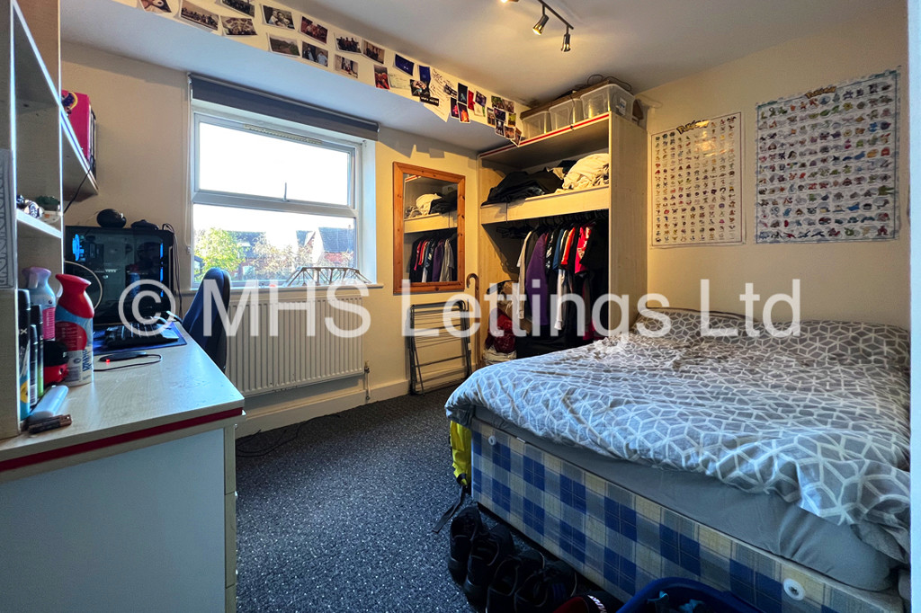 Photo of 5 Bedroom Ground Floor Flat in Flat 19, Welton Road, Leeds, LS6 1EE