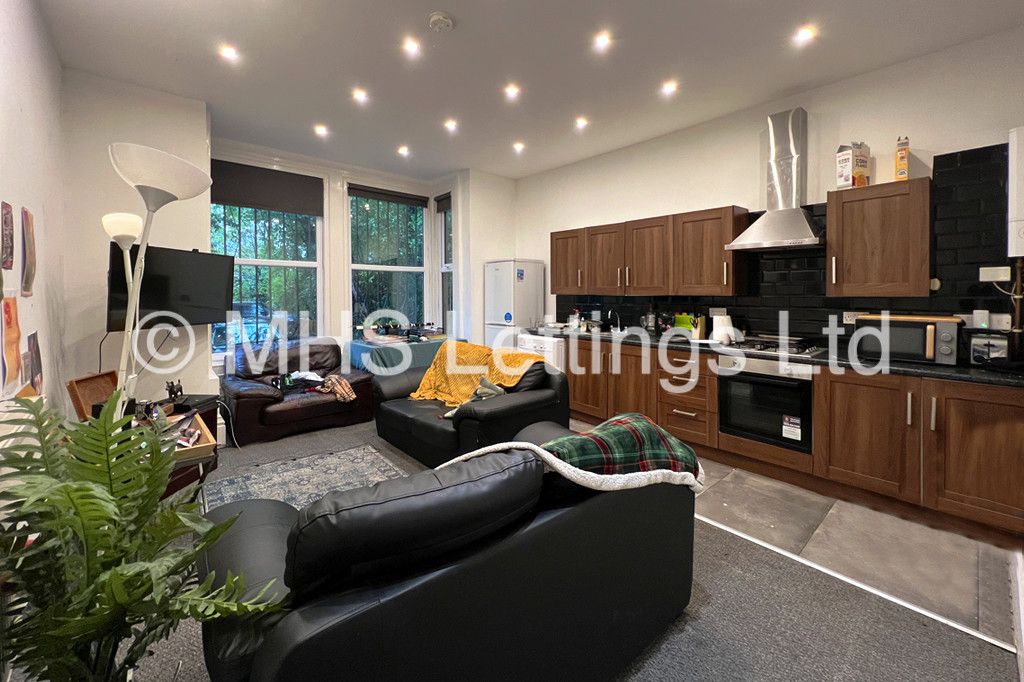 Photo of 3 Bedroom Ground Floor Flat in 79a Cardigan Road, Leeds, LS6 1EB