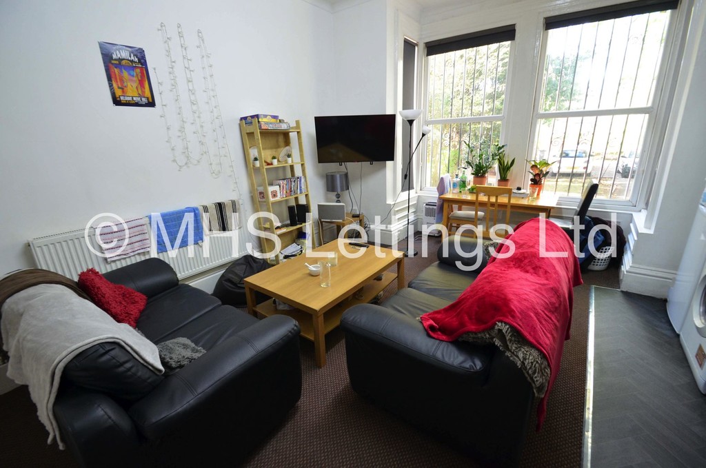 Photo of 3 Bedroom Ground Floor Flat in 79a Cardigan Road, Leeds, LS6 1EB