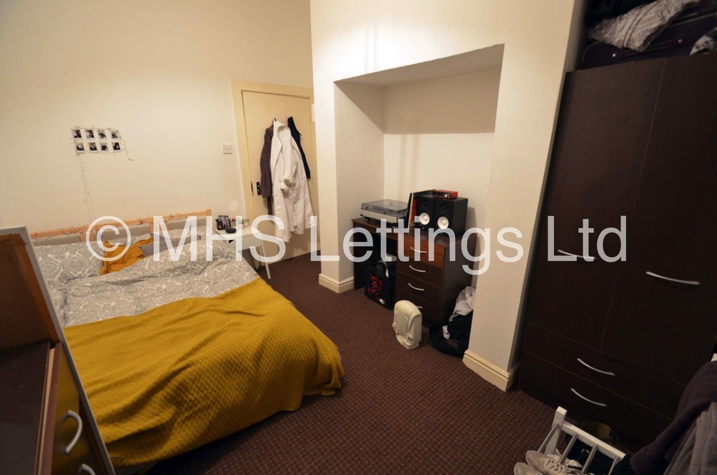 Photo of 3 Bedroom Ground Floor Flat in 79a Cardigan Road, Leeds, LS6 1EB