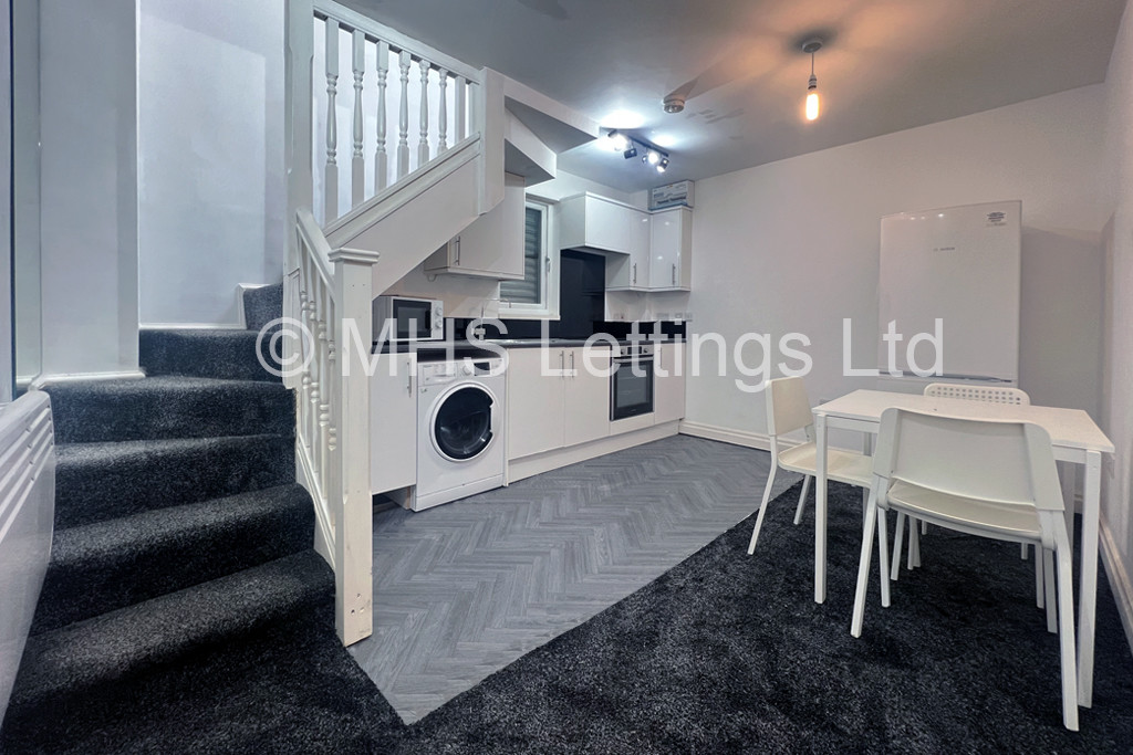 Photo of 1 Bedroom Maisonette in 7 Rosebank Road, Leeds, LS3 1HH