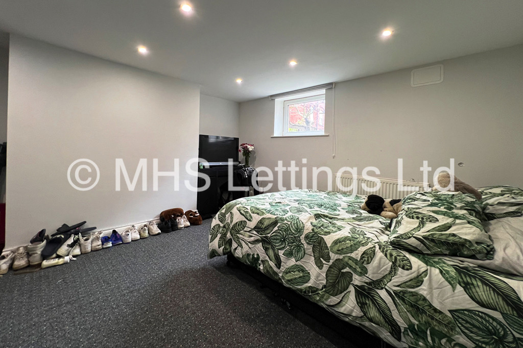 Photo of 3 Bedroom Mid Terraced House in 22 Granby Road, Leeds, LS6 3AS