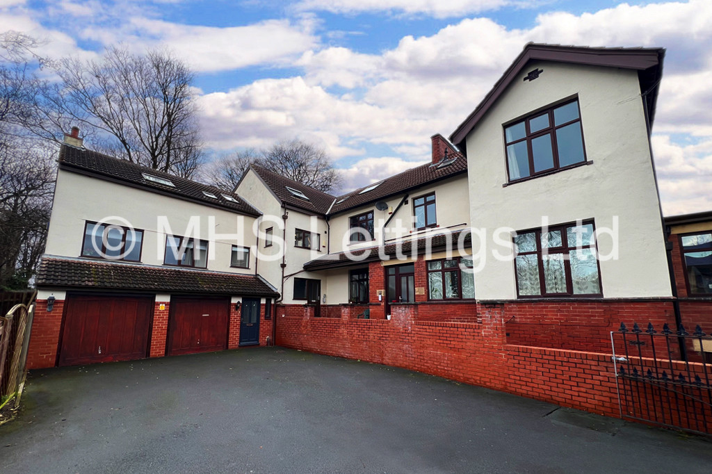 Photo of 3 Bedroom Apartment in Flat 3, Headingley House, Ash Road, Leeds, LS6 3HD