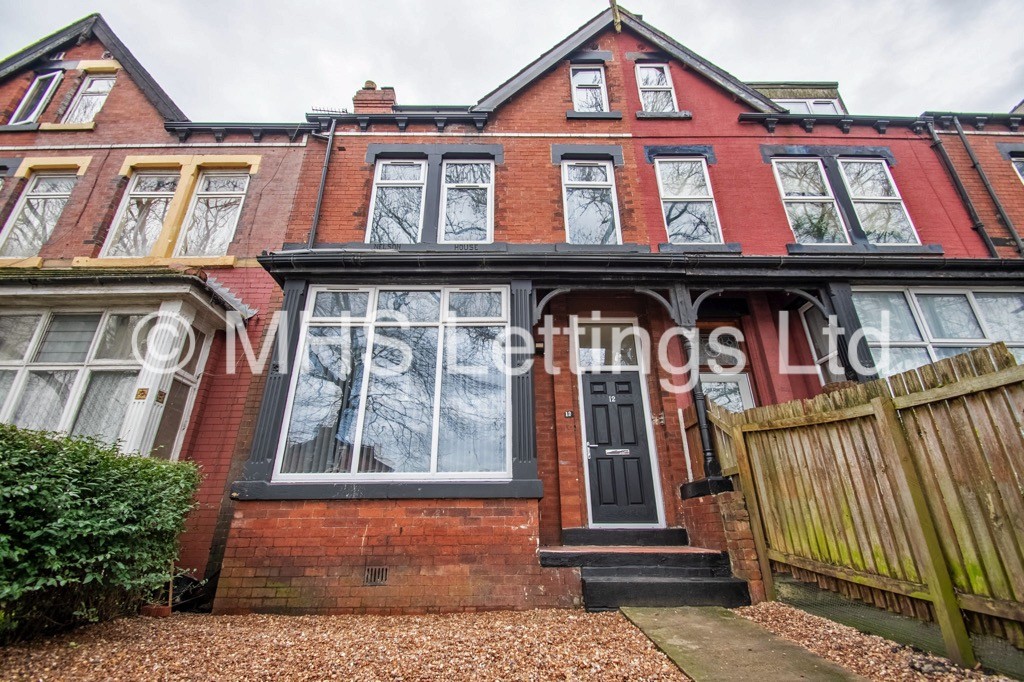 Photo of 2 Bedroom Apartment in Flat 1, 12 Noster Hill, Leeds, LS11 8QE