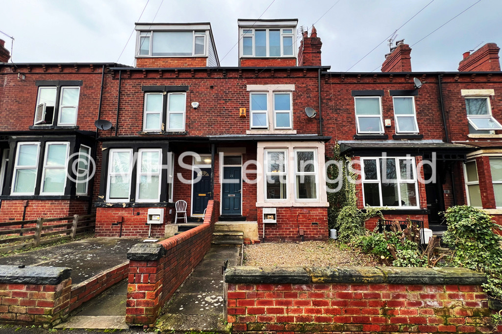 Photo of 5 Bedroom Mid Terraced House in 22 Stanmore Place, Leeds, LS4 2RR