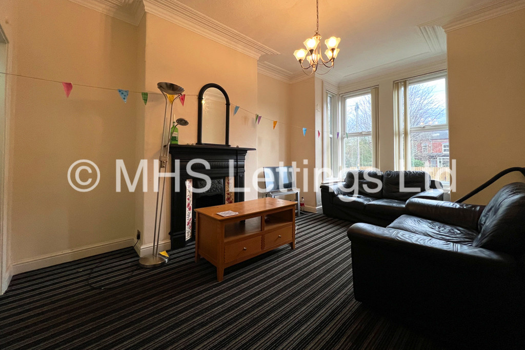 Photo of 5 Bedroom Mid Terraced House in 22 Stanmore Place, Leeds, LS4 2RR
