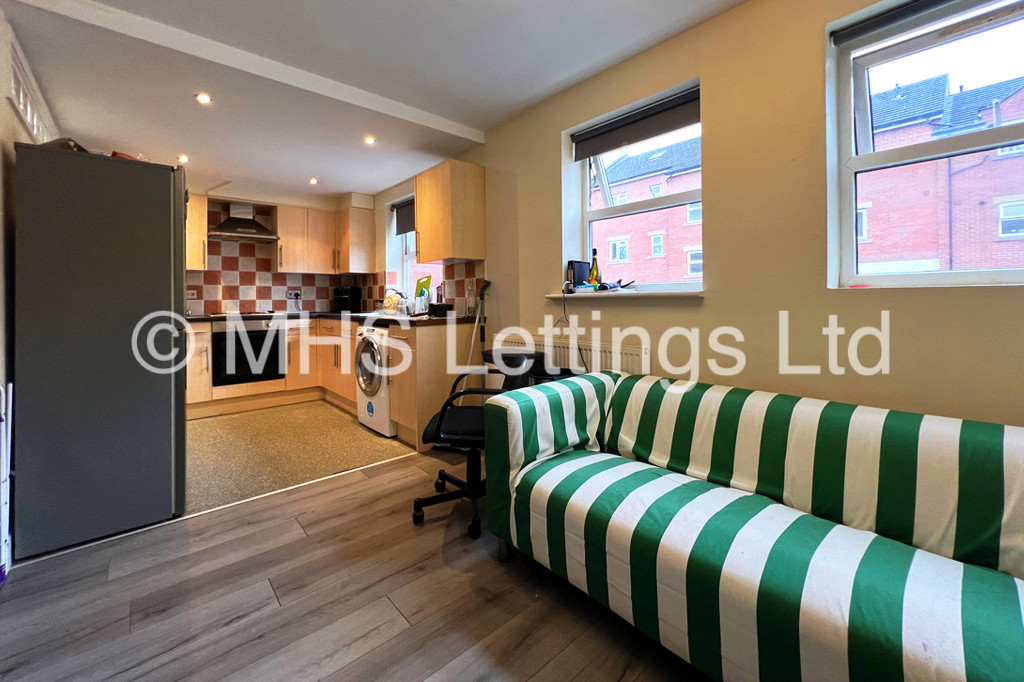 Photo of 3 Bedroom Apartment in Flat 14, Welton Road, Leeds, LS6 1EE