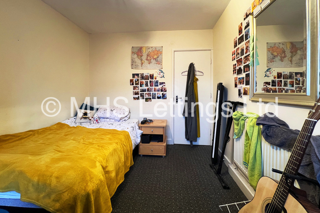 Photo of 3 Bedroom Apartment in Flat 5, Welton Road, Leeds, LS6 1EE