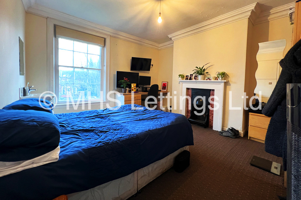 Photo of 8 Bedroom Mid Terraced House in 76 St. Michaels Road, Leeds, LS6 3BG