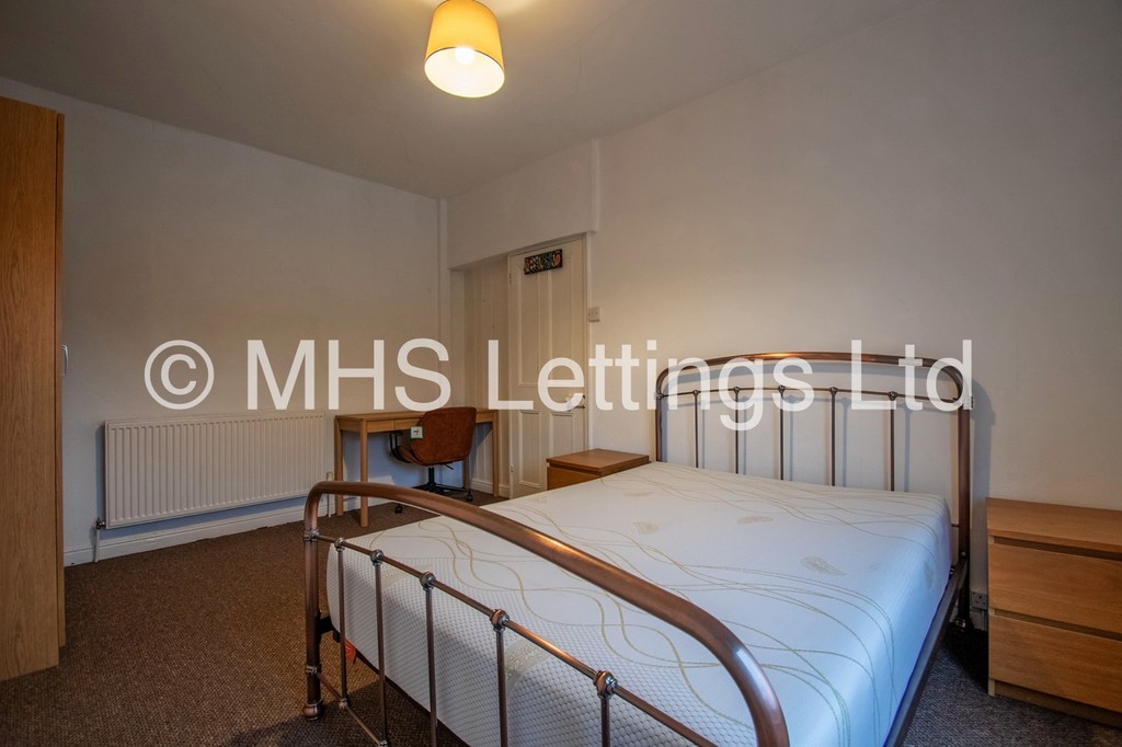 Photo of 2 Bedroom Mid Terraced House in 14 Stanmore Hill, Leeds, LS4 2PW