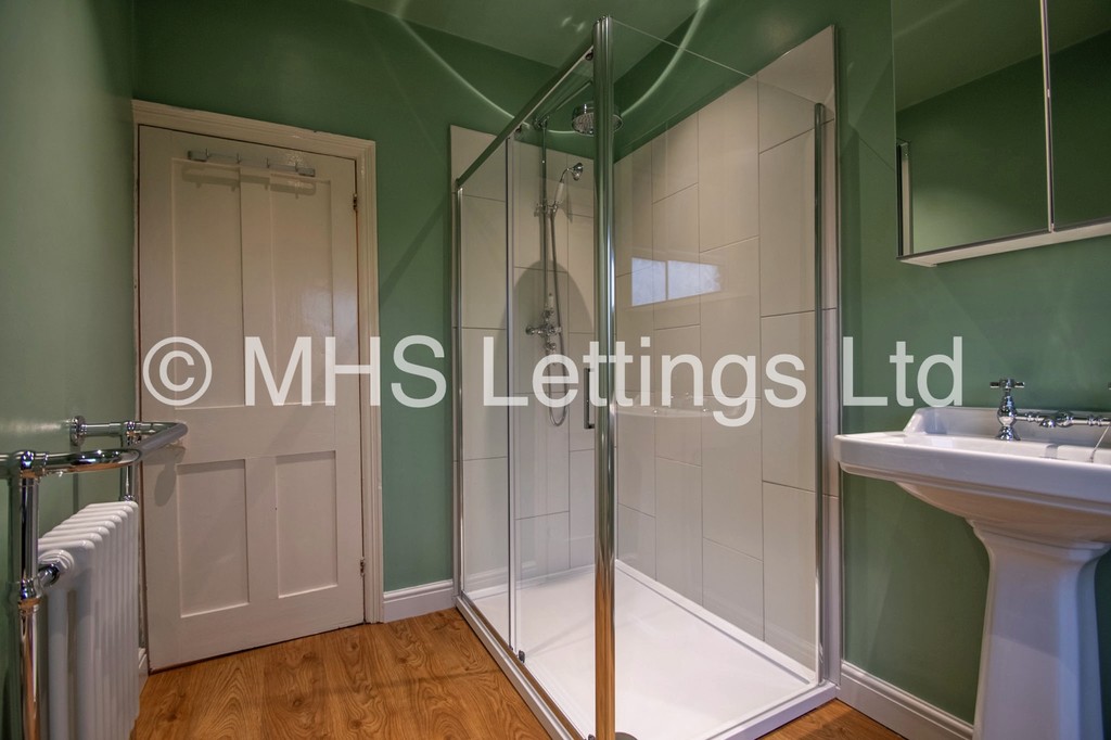 Photo of 2 Bedroom Mid Terraced House in 14 Stanmore Hill, Leeds, LS4 2PW