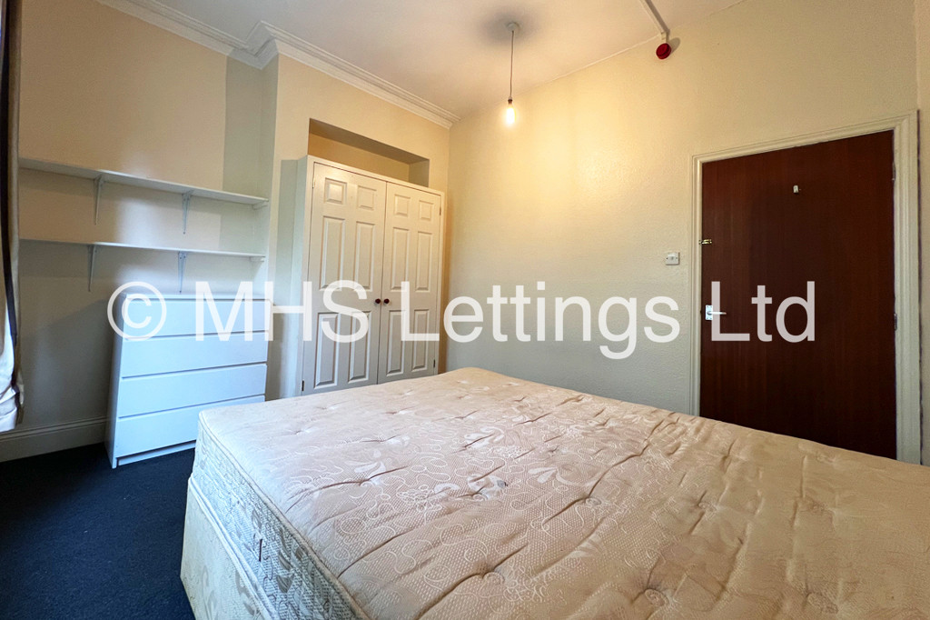 Photo of 2 Bedroom Apartment in 17 Regent Park Terrace, Leeds, LS6 2AX