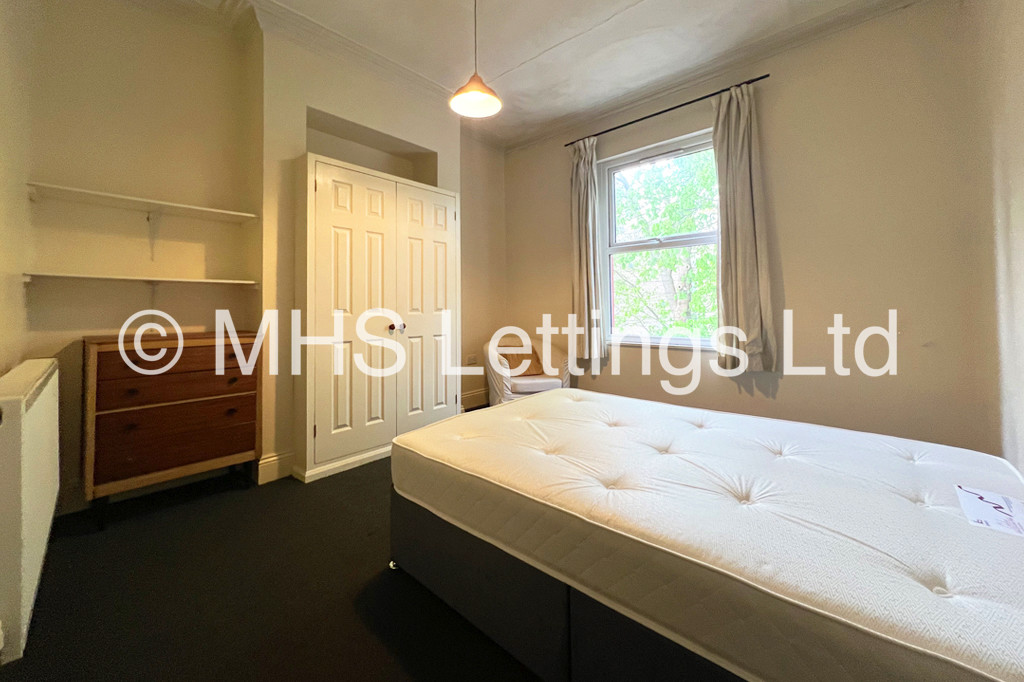 Photo of 2 Bedroom Apartment in 17 Regent Park Terrace, Leeds, LS6 2AX