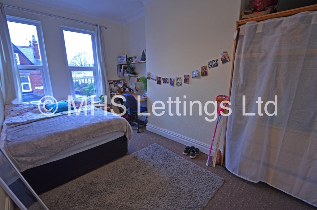 Photo of 1 Bedroom Shared House in Room 4, 1 Richmond Mount, Leeds, LS6 1DG
