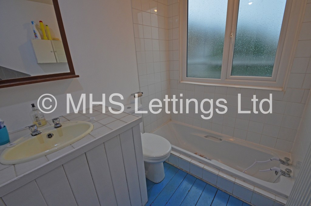 Photo of 1 Bedroom Shared House in Room 4, 1 Richmond Mount, Leeds, LS6 1DG