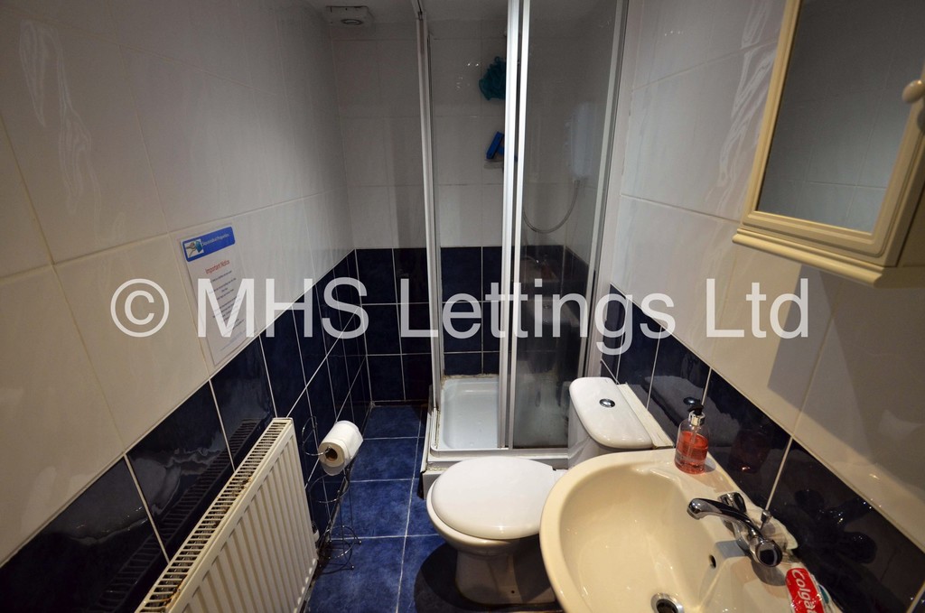 Photo of 1 Bedroom Shared House in Double Room, 4 Beamsley Grove, Leeds, LS6 1LA