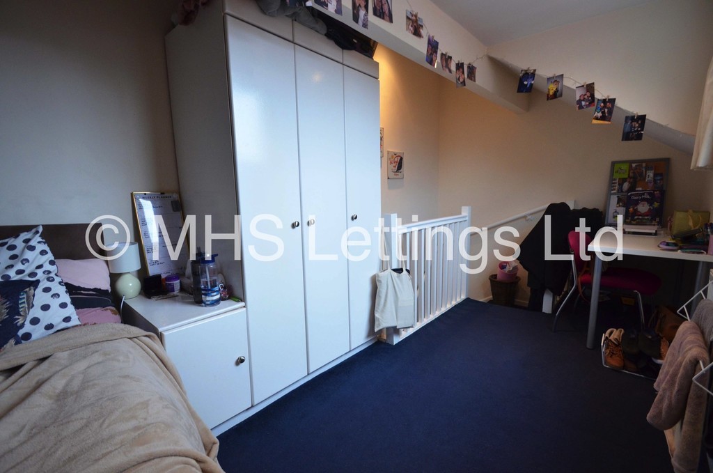 Photo of 1 Bedroom Shared House in Double Room, 4 Beamsley Grove, Leeds, LS6 1LA