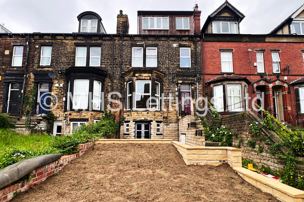 Photo of 4 Bedroom Flat in Flat 1, 11 Regent Park Terrace, Leeds, LS6 2AX