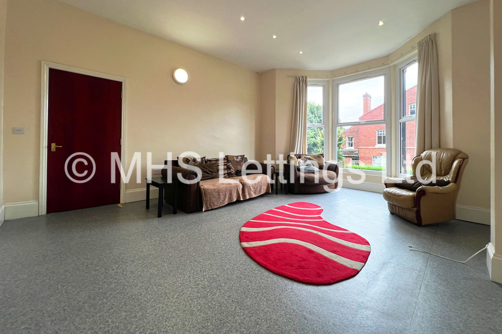 Photo of 4 Bedroom Flat in Flat 1, 11 Regent Park Terrace, Leeds, LS6 2AX