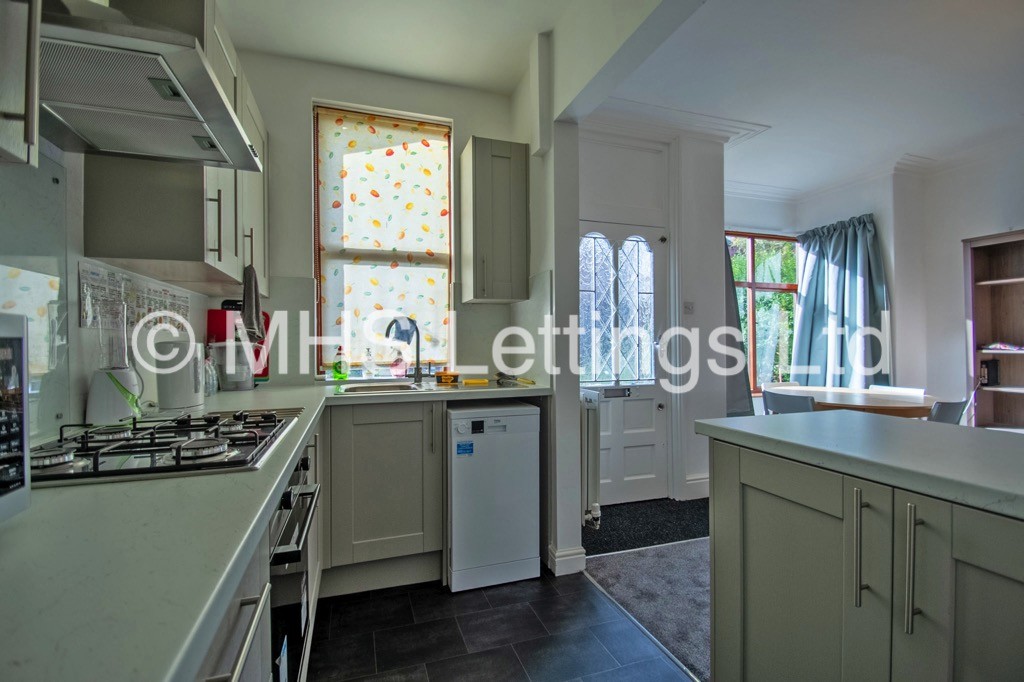 Photo of 3 Bedroom Mid Terraced House in 16 St. Anns Avenue, Leeds, LS4 2PB