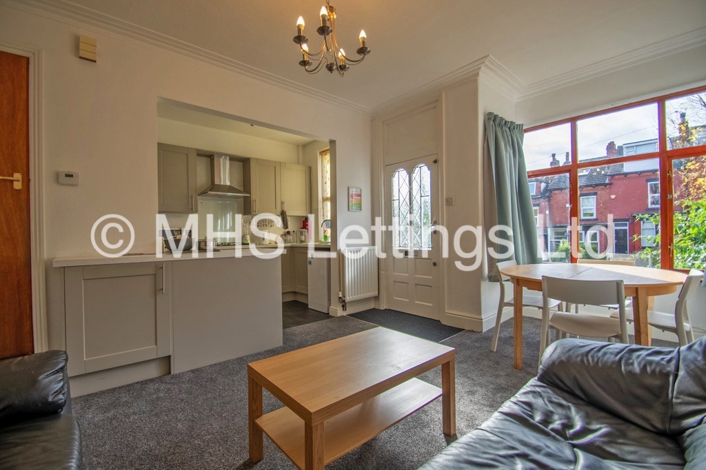 Photo of 3 Bedroom Mid Terraced House in 16 St. Anns Avenue, Leeds, LS4 2PB