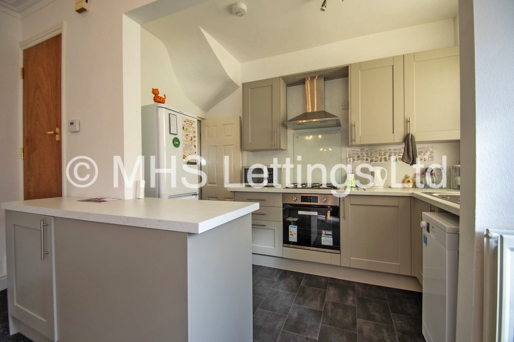 Photo of 3 Bedroom Mid Terraced House in 16 St. Anns Avenue, Leeds, LS4 2PB