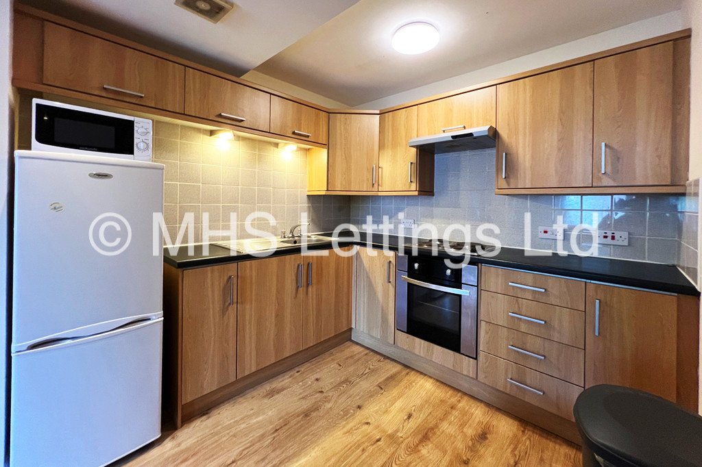 Photo of 1 Bedroom Flat in Flat B, 2 Midland Road, Leeds, LS6 1BQ
