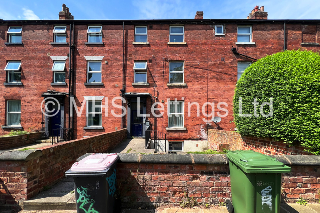 Photo of 1 Bedroom Flat in Flat B, 2 Midland Road, Leeds, LS6 1BQ