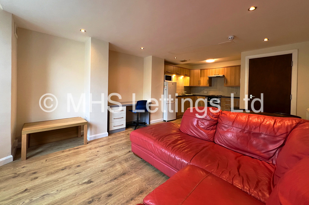 Photo of 1 Bedroom Flat in Flat B, 2 Midland Road, Leeds, LS6 1BQ