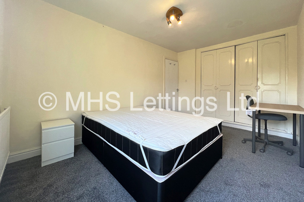 Photo of 2 Bedroom Apartment in 42 Welton Court, Leeds, LS6 1ES
