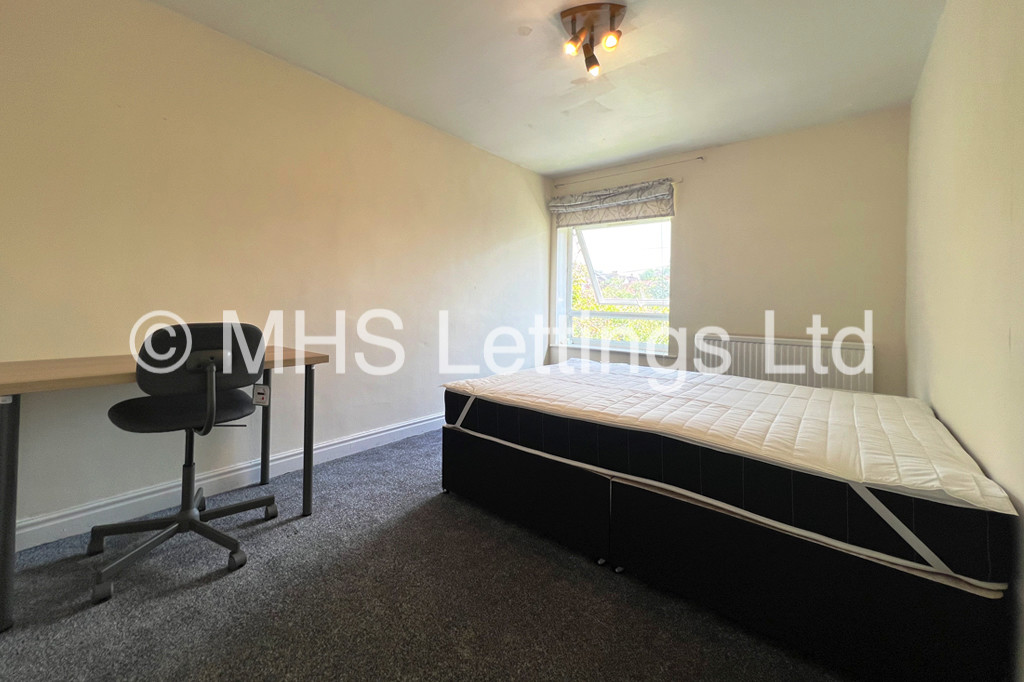 Photo of 2 Bedroom Apartment in 42 Welton Court, Leeds, LS6 1ES