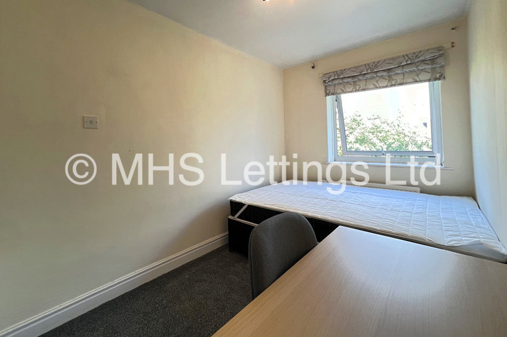 Photo of 2 Bedroom Apartment in 42 Welton Court, Leeds, LS6 1ES