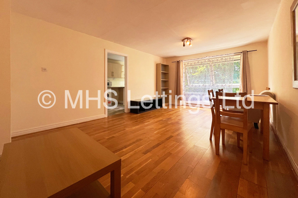 Photo of 2 Bedroom Apartment in 42 Welton Court, Leeds, LS6 1ES