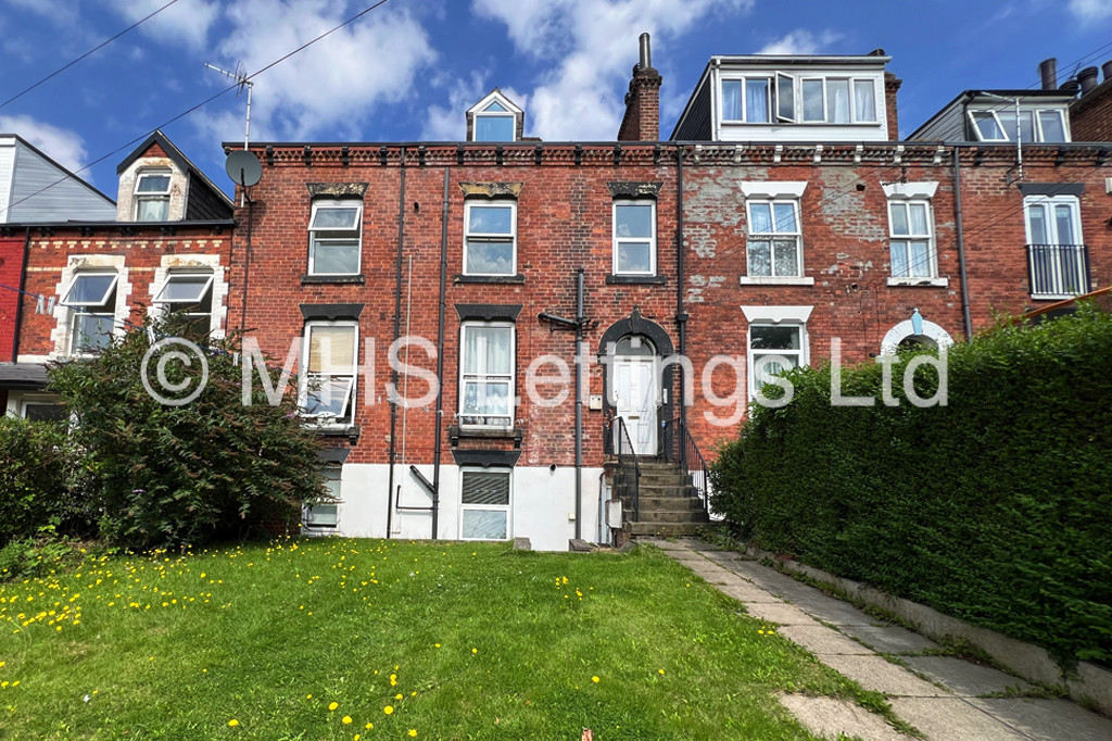 Photo of 1 Bedroom Flat in Flat 1, 30 Hyde Park Terrace, Leeds, LS6 1BJ