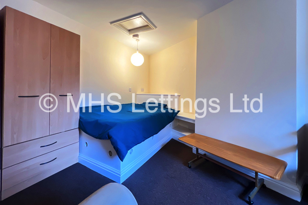 Photo of 1 Bedroom Flat in Flat 2b, 30 Hyde Park Terrace, Leeds, LS6 1BJ