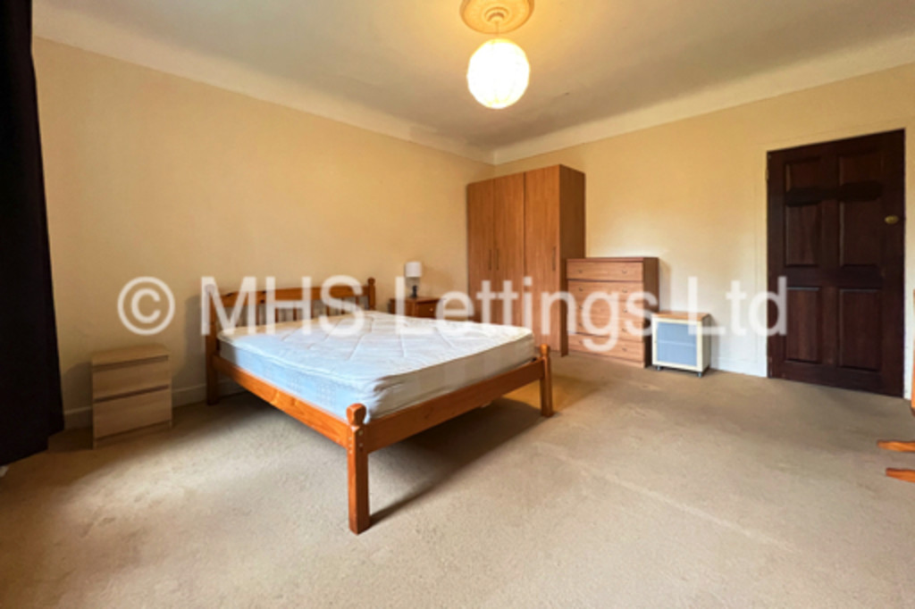 Photo of 2 Bedroom Flat in Flat 1, Sefton Court, 133 Otley Road, Leeds, LS6 3PY
