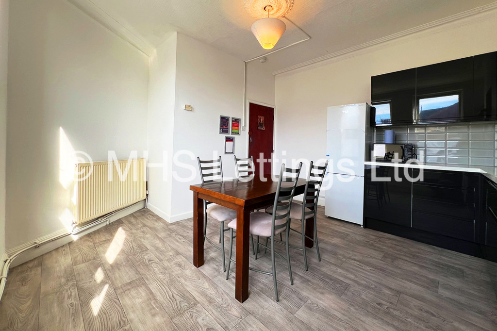 Photo of 1 Bedroom Shared Flat in Room 4, 92a Queens Road, Leeds, LS6 1HU