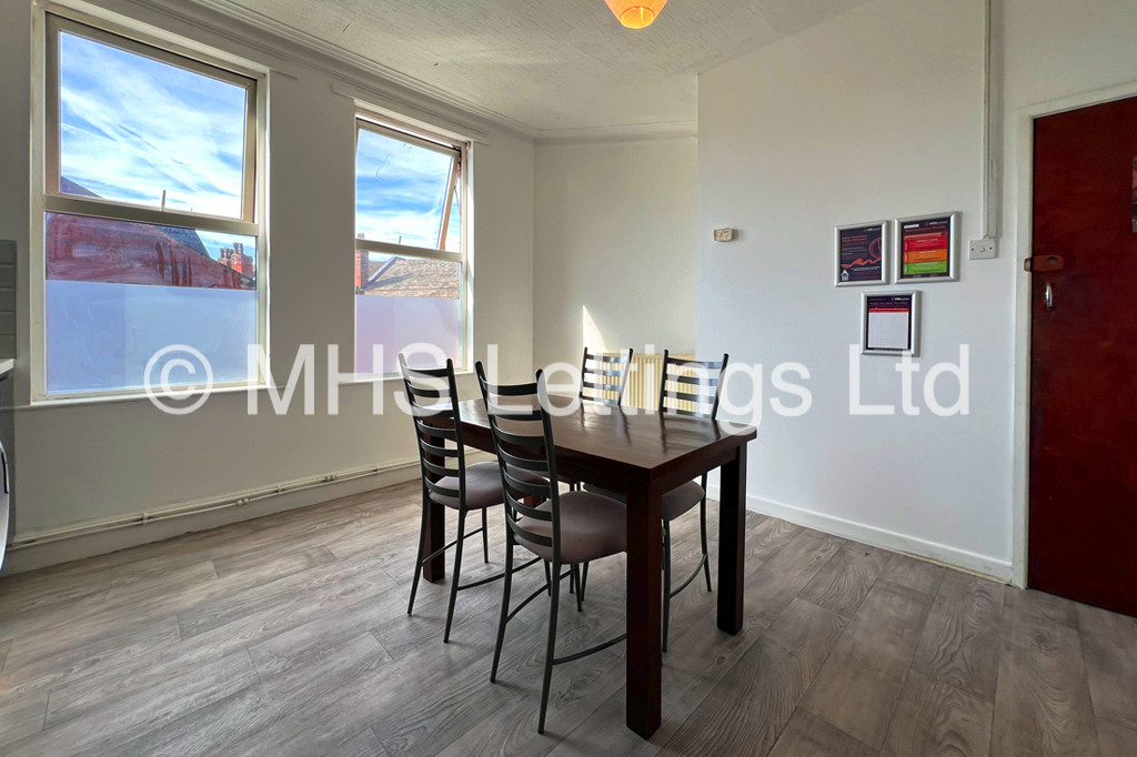 Photo of 1 Bedroom Shared Flat in Room 4, 92a Queens Road, Leeds, LS6 1HU